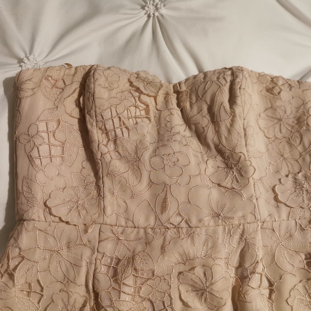 BCBG MaxAzria - Picture 2 of 6